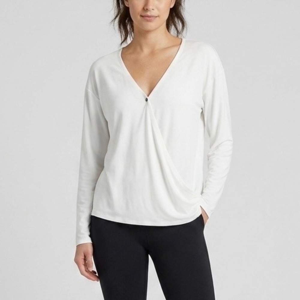 ADAY Thats A Wrap Top White Long Sleeve V-Neck Snap Closure Size M TLS-WHT-66MD